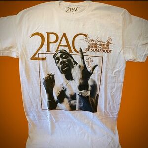 2PAC Size Small. White/Brown